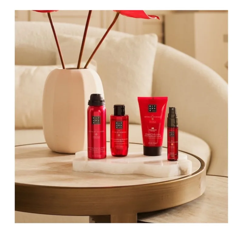 Pflege-Geschenkset Ayurveda 4-teiligset: Duschschaum, Duschöl, Haar & Körperspray, Creme fra Rituals – produktbillede 2 af 2