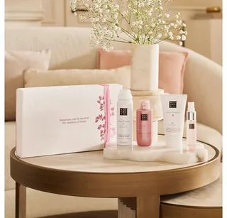 Pflege-Geschenkset Rituals The Ritual of Sakura Geschenkset 4-teilig Reisegrößen, 4-tlg., Luxuriöse Hautpflege & Entspannung Duft de Rituals – photo du produit 3 sur 3