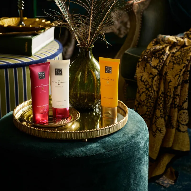 The Ritual of Ayurveda Soothing Hand Balm von Rituals – Produktfoto 3 von 5