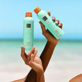 The Ritual Of Karma Sun Protection Milky Spray SPF50 von Rituals in 200 ml – Produktfoto 2 von 3