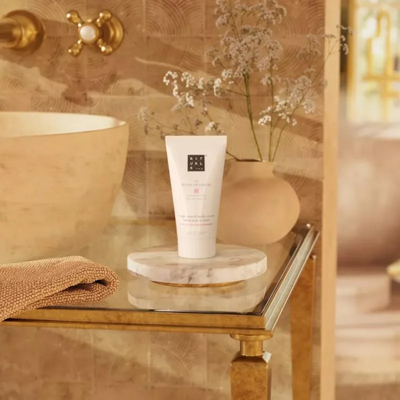 The Ritual of Sakura Magic Touch Body Cream Bodycrème - Travel Size von Rituals in 70 ml – Produktfoto 2 von 2