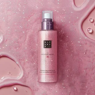 The Ritual of Sakura Shimmering Body Spray de Rituals en 150 ml – photo du produit 3 sur 4