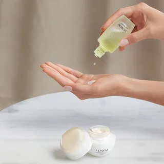Expert Items Dual Essence Serum fra Sensai i 30 ml – produktbillede 4 af 5