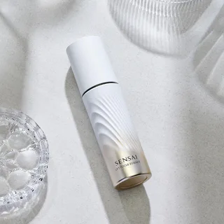 Expert Items Lift Focus Essence Serum från Sensai i 40 ml – produktbild 2 av 5