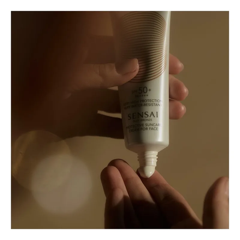 Silky Bronze Protective Suncare Cream For Face after sun care fra Sensai – produktbillede 2 af 4