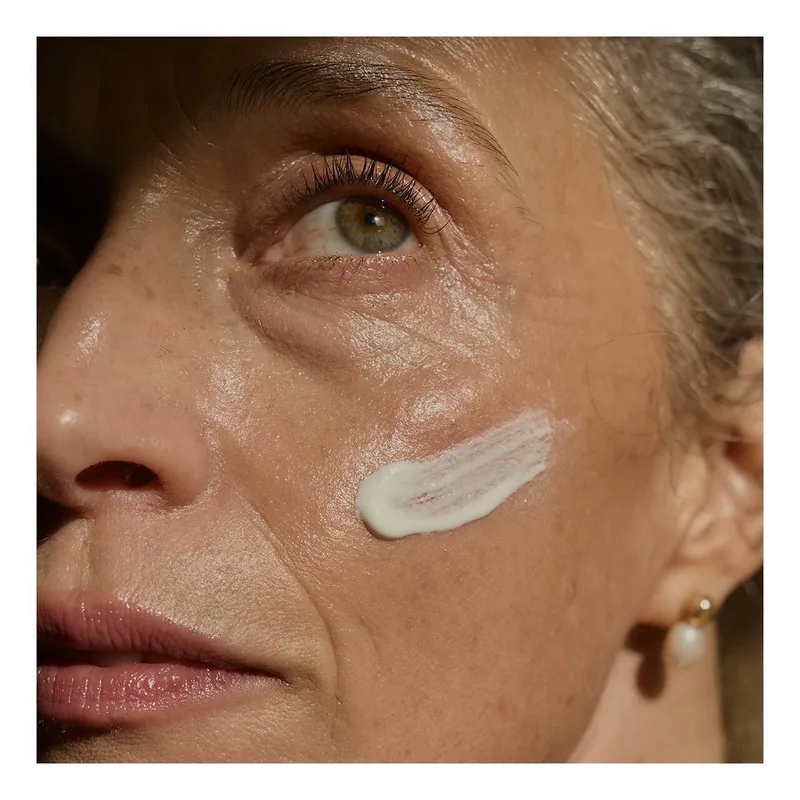 Silky Bronze Protective Suncare Cream For Face after sun care von Sensai – Produktfoto 1 von 3