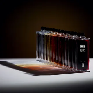 Santal Majuscule eau de parfum van Serge Lutens in 50 ml – productfoto 3 van 4