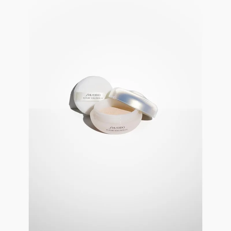 Future Solution LX Loose Powder von Shiseido in Creme, 13 g – Produktfoto 4 von 4