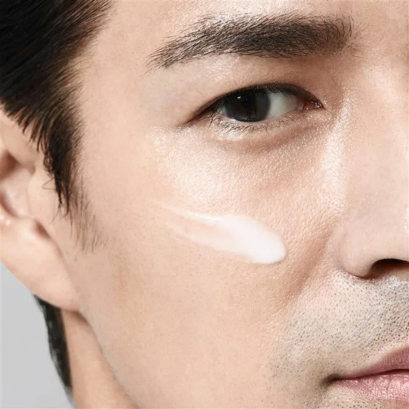 Mannen Energizing Moisturizer Extra Lichte Vloeistof van Shiseido – productfoto 1 van 3