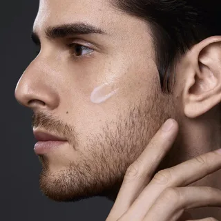Men Total Revitalizer Fluid de Shiseido en 70 ml – photo du produit 3 sur 4