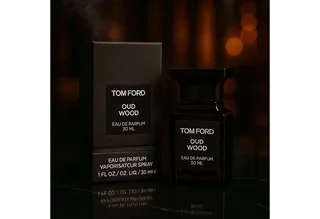 Eau de Parfum Oud Wood Eau de Parfum Unisex – luxuriöser Duft mit exotischem, Agarholz, sinnlichem Kardamom & warmer Vanille fra Tom Ford i 30 ml – produktbillede 3 af 5