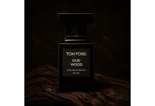 Eau de Parfum Oud Wood Eau de Parfum Unisex – luxuriöser Duft mit exotischem, Agarholz, sinnlichem Kardamom & warmer Vanille fra Tom Ford i 30 ml – produktbillede 2 af 5