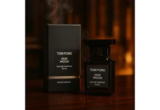 Eau de Parfum Oud Wood Eau de Parfum Unisex – luxuriöser Duft mit exotischem, Agarholz, sinnlichem Kardamom & warmer Vanille fra Tom Ford i 30 ml – produktbillede 5 af 5