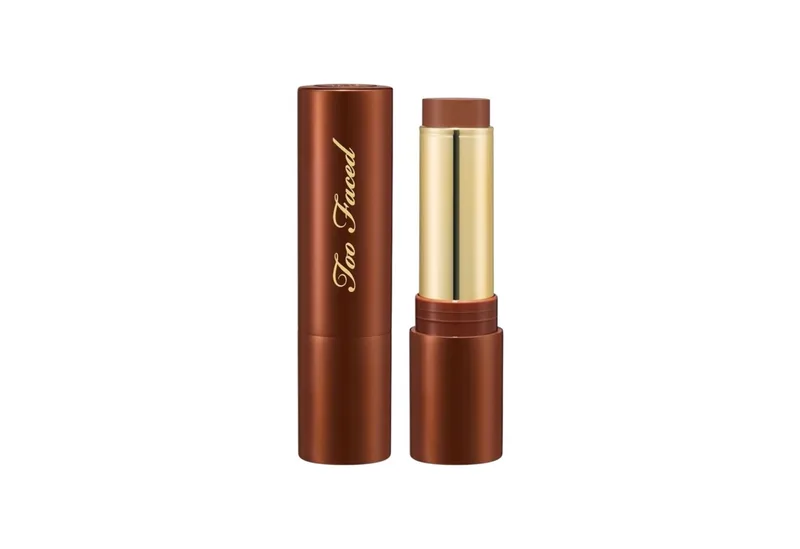 Bronzer MELTING BRONZING & SCULPTING STICK - Bronzer - chocolate caramel de Too Faced – photo du produit