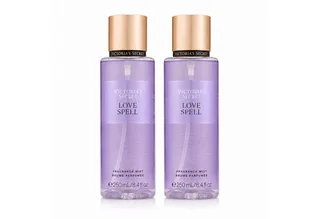 Duft-Set Love Spell Fragrance Mist Doppelpack 2 × 250 ml, 2-tlg., Doppelpack mit fruchtig-floralem Duft und 500 ml Gesamtinhalt de Victoria's Secret – photo du produit 1 sur 5